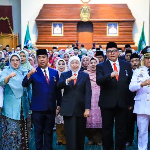 Ratusan ASN Pemprov Jatim Terima Satyalancana Karya Satya
