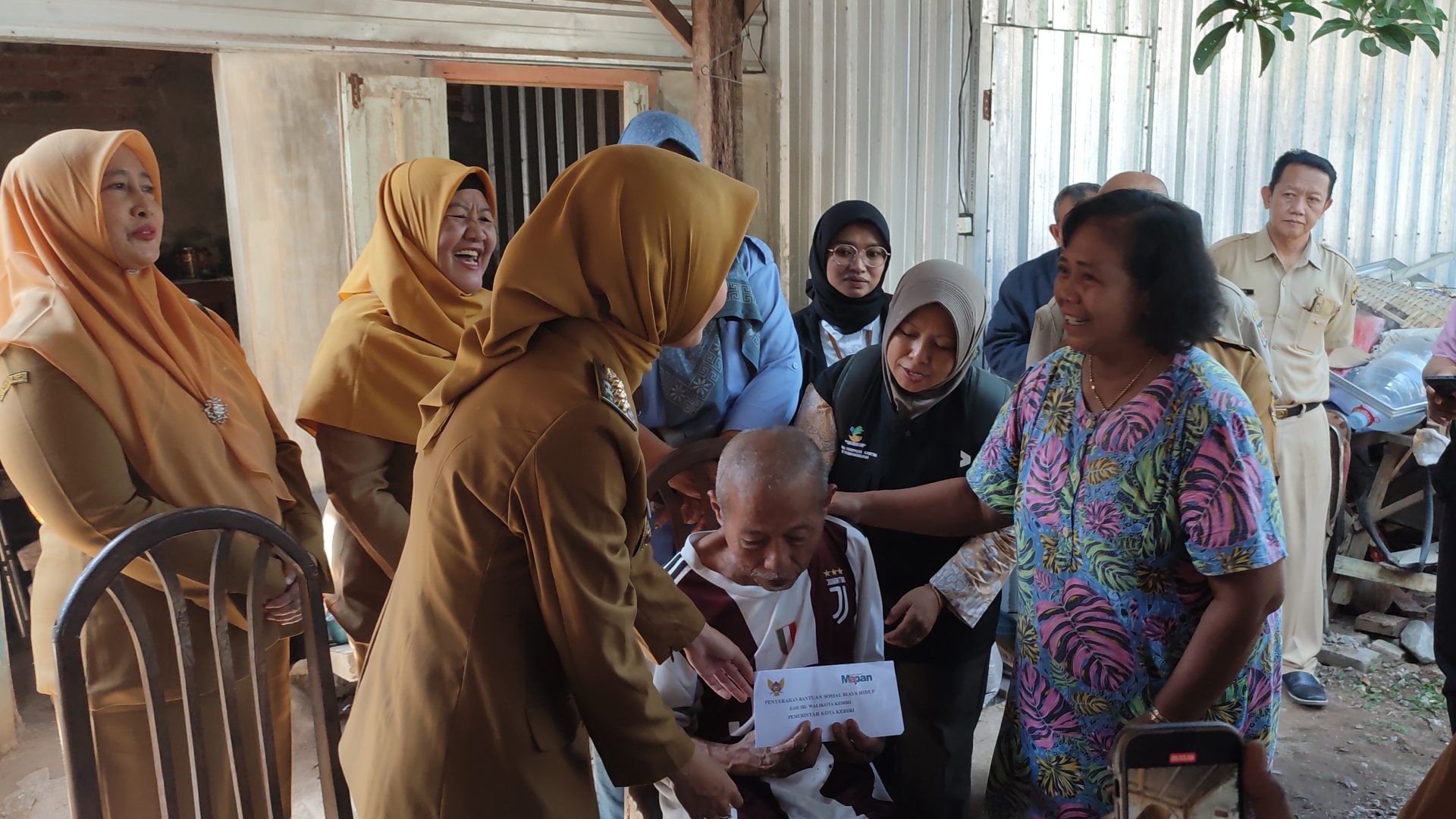 Pemkot Kediri Salurkan Bantuan Disabilitas, Wali Kota Tegaskan Kehadiran Negara