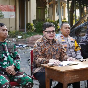 Roda Pemerintahan Kediri Lumpuh, Kantor Pemkab dan DPRD Hangus Dibakar Massa