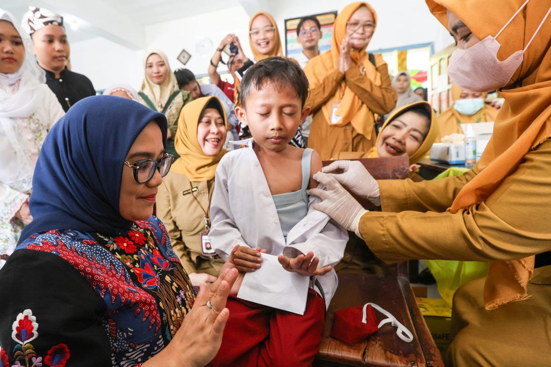 Para Ortu di Surabaya Diminta Tidak Khawatir Ada Imunisasi di Sekolah