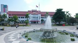 Pemkot Surabaya Berupaya Beri Beasiswa untuk Mahasiswa PTS