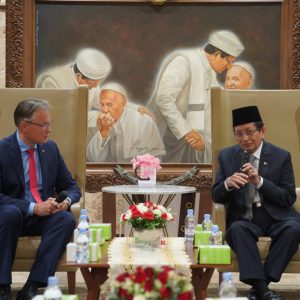 Menag Nasaruddin Umar Sambut Delegasi Parleman Eropa di Masjid Istiqlal Menag Nasaruddin Umar Sambut Delegasi Parleman Eropa di Masjid Istiqlal