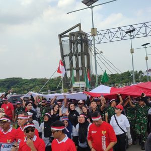 Kirab Merah Putih Raksasa, Ribuan Pemuda Kota Kediri Meriahkan HUT RI ke-80