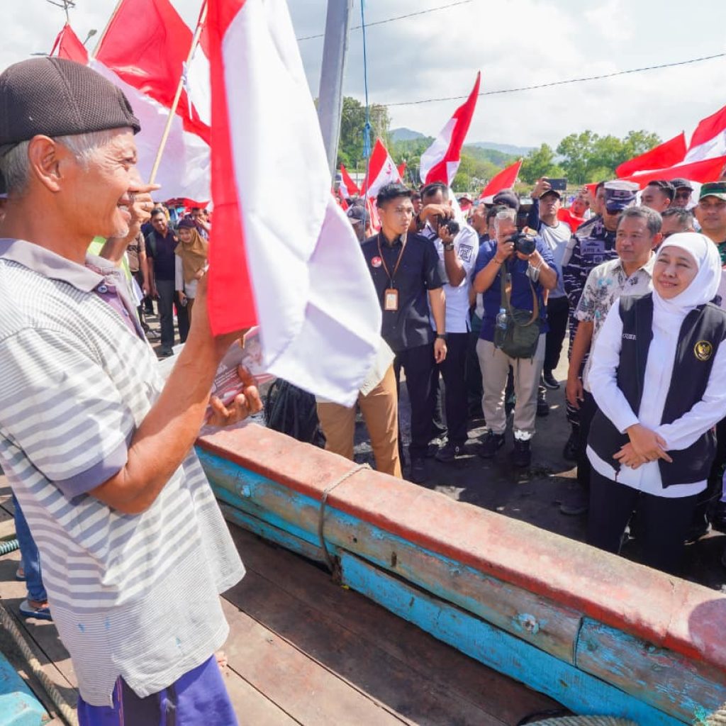Untuk Tingkatkan Kesejahteraan, Nelayan Pacitan Terima Bantuan Pemprov Jatim