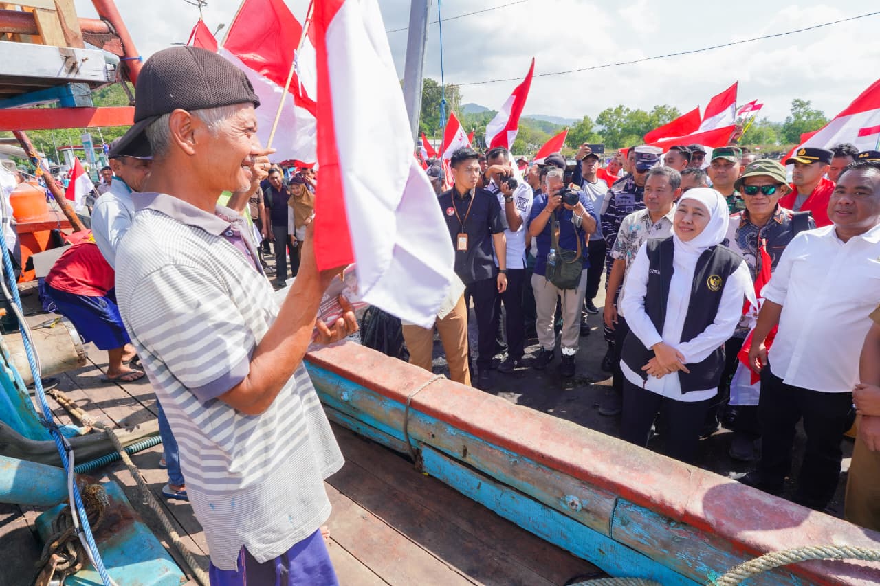 Untuk Tingkatkan Kesejahteraan, Nelayan Pacitan Terima Bantuan Pemprov Jatim