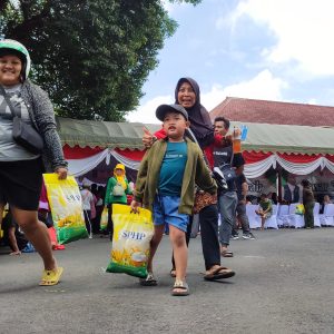 Khofifah: Distribusi Menjadi Kunci Kendalikan Harga Beras