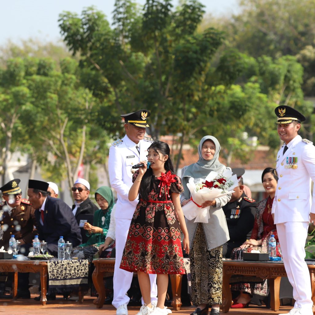 Penyanyi Cilik Ajeng Kinanti Meriahkan HUT Ke 80 RI Di Tuban
