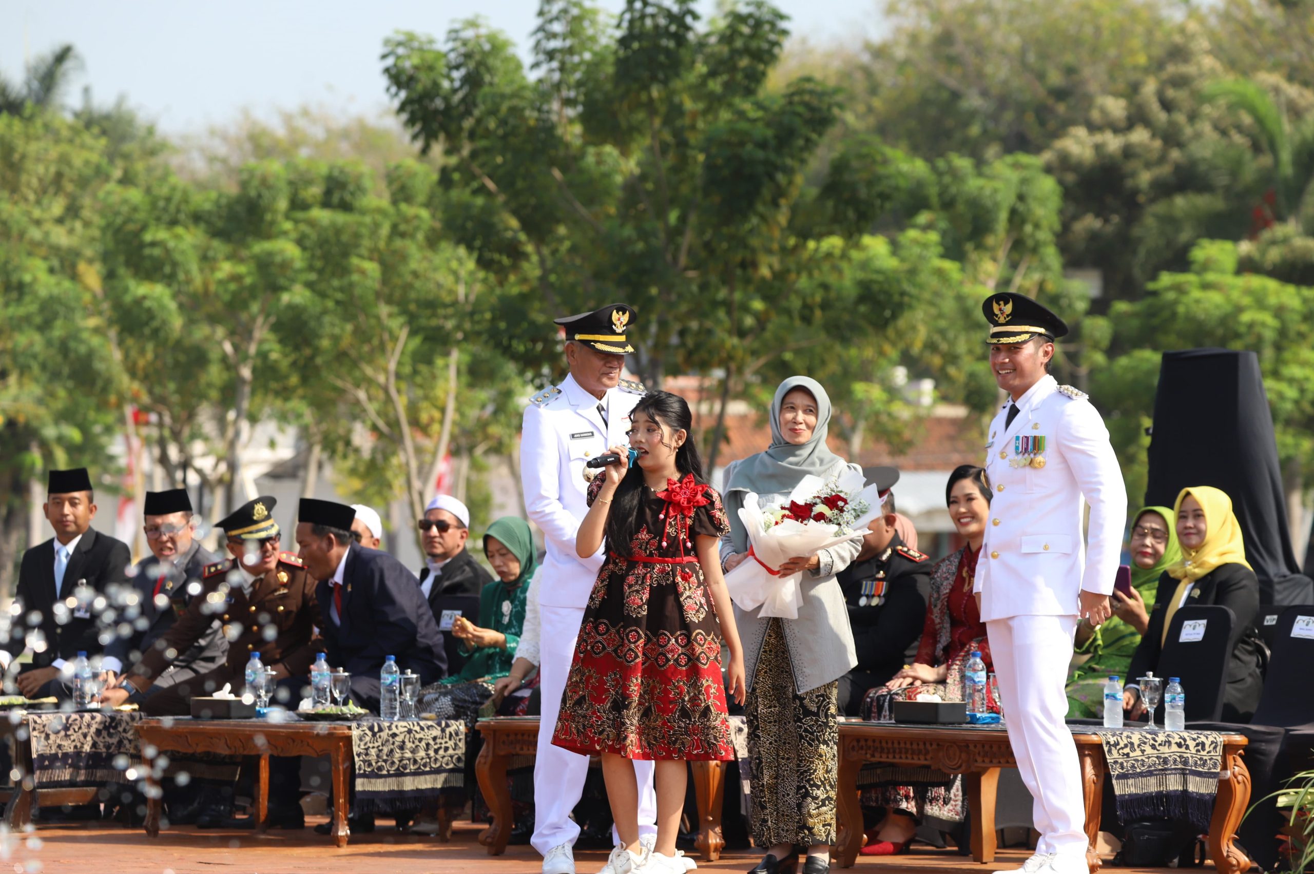 Penyanyi Cilik Ajeng Kinanti Meriahkan HUT Ke 80 RI Di Tuban