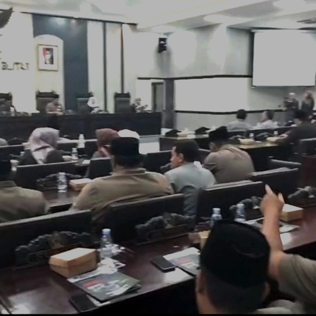 Penyampaian Penjelasan Bupati Blitar terhadap Nota Keuangan Rancangan Peraturan Daerah