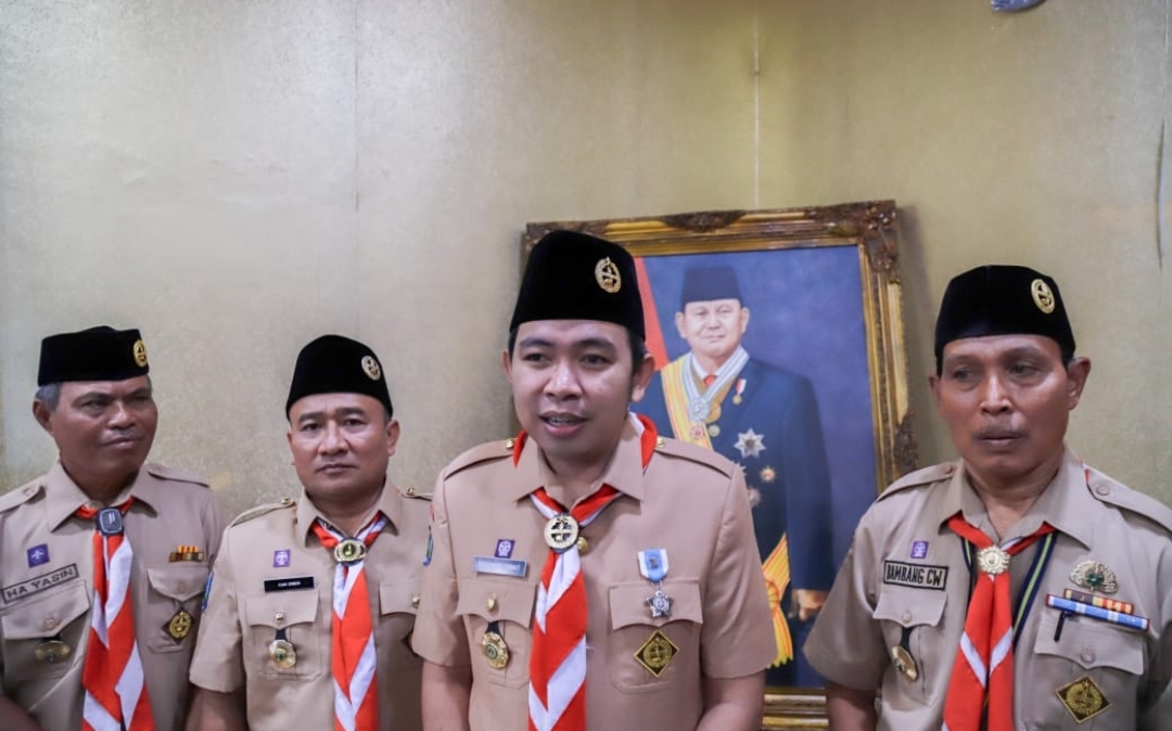 Berangkatkan Pramuka Prestasi Penegak Jatim 2025,Gus Fawait:Jaga Sholat dan Akhlaq