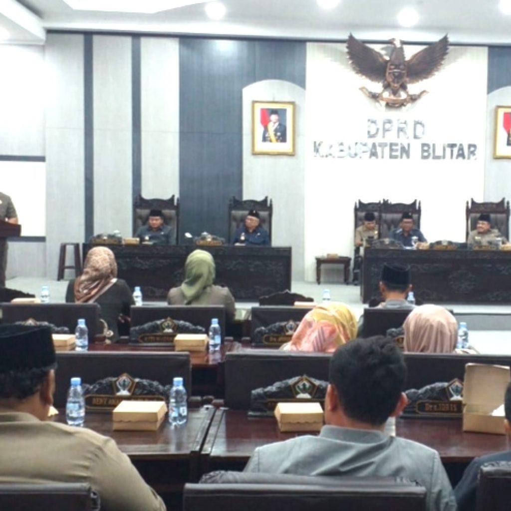 Pandangan Umum Fraksi-fraksi Perubahan APBD 2025 Kabupaten Blitar