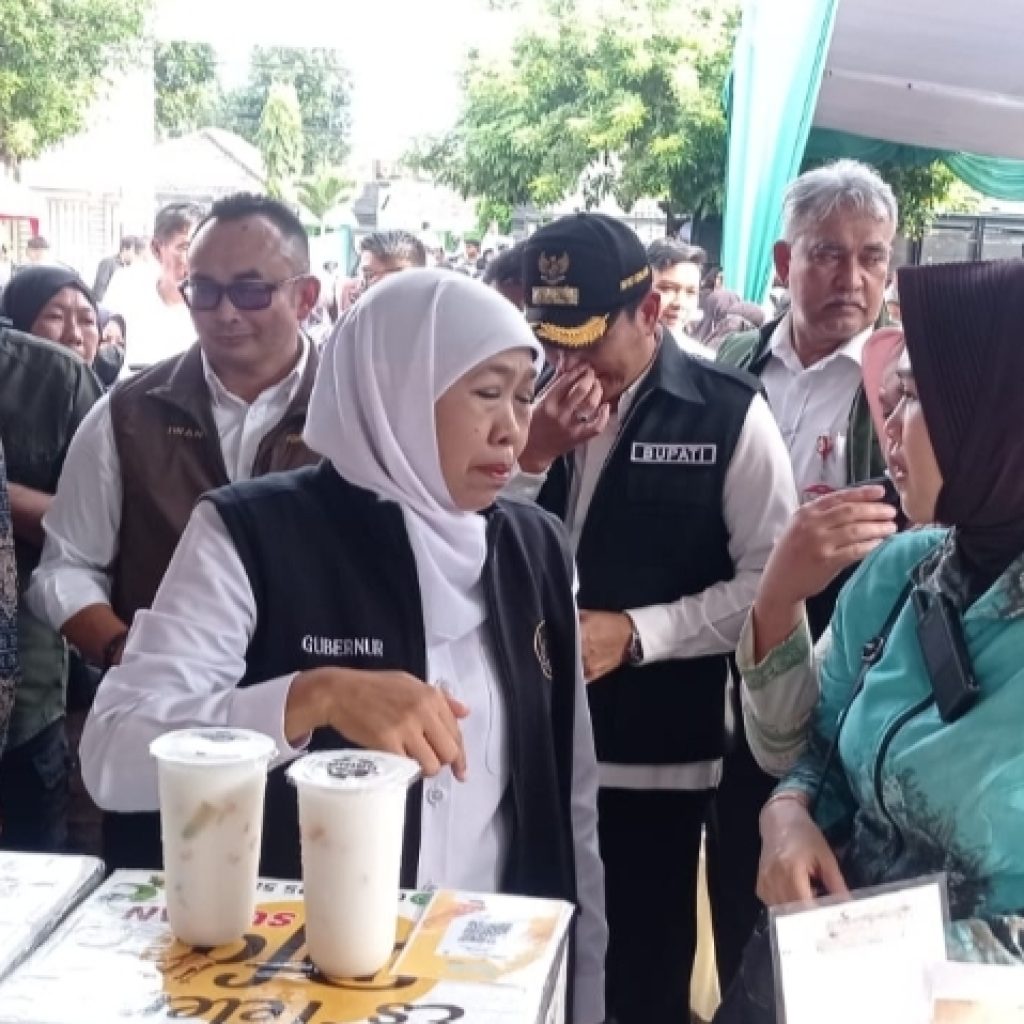 Gubernur Tinjau Pasar Murah di Sidoarjo, Jaga Inflasi
