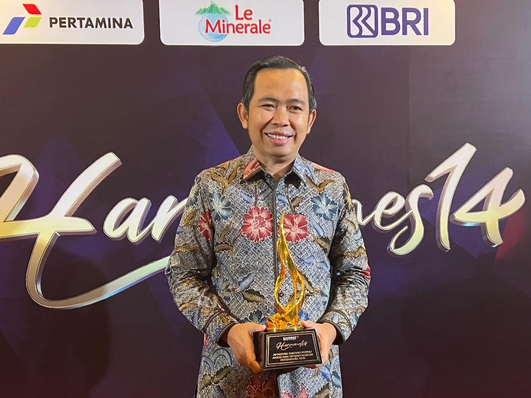 Peduli Pendidikan dan Kesehatan Antar Bupati Jember Gus Fawait Raih Penghargaan KompasTV