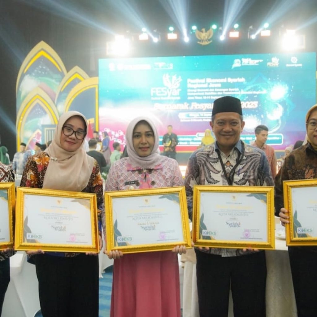 Kota Mojokerto  Raih  Penghargaan Syariah  Awards Jatim  2025