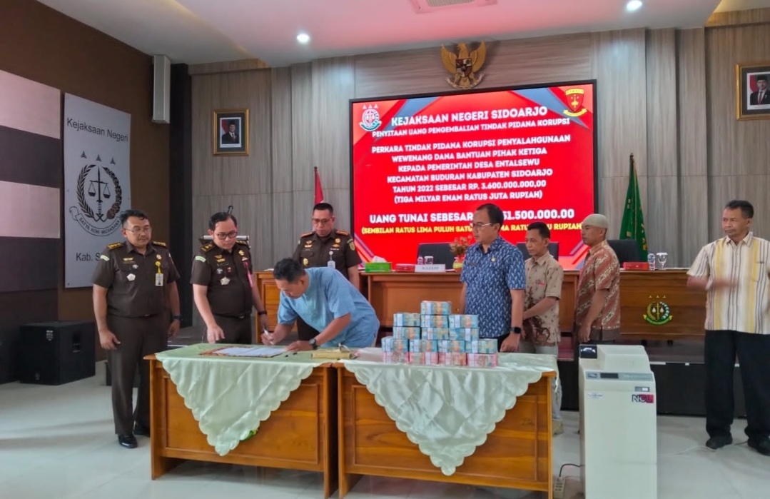 Kejari Sidoarjo Sita Barang Bukti Penyitaan Uang Hasil Korupsi