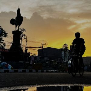 Patung Ayam Jago di Lidah Wetan Adalah Simbol Perjuangan Cikal Bakal Surabaya