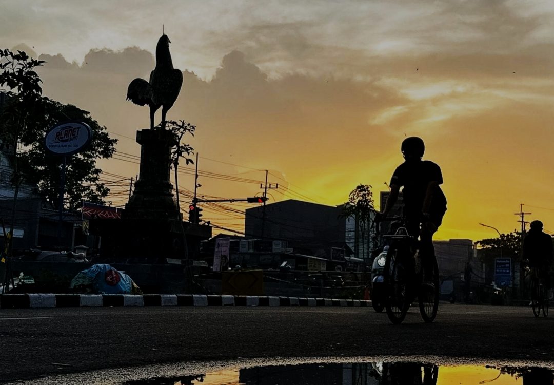 Patung Ayam Jago di Lidah Wetan Adalah Simbol Perjuangan Cikal Bakal Surabaya