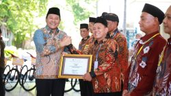 HUT PMI ke 80, Bipati Sidoarjo Serahkan Penghargaan kepada 1932