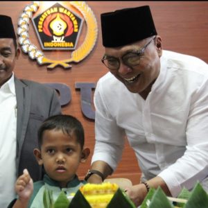 Doa Yatim Iringi Tasyakuran: PWI Resmi Kembali ke Rumah Lama di Lantai 4 Dewan Pers Doa Yatim Iringi Tasyakuran: PWI Resmi Kembali ke Rumah Lama di Lantai 4 Dewan Pers