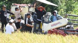 Pemkab Sidoarjo Bantu Alat Pertanian Desa Bakung Temenggungan