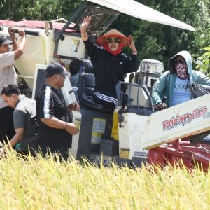 Pemkab Sidoarjo Bantu Alat Pertanian Desa Bakung Temenggungan