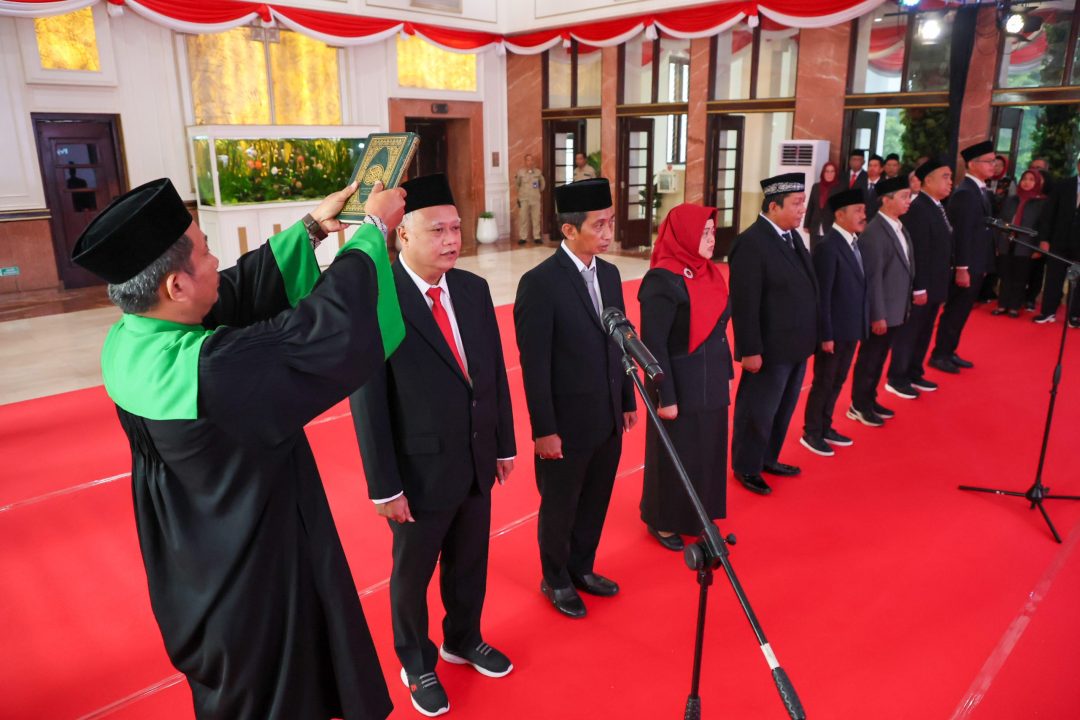 Wali Kota Lantik Lilik Jadi Sekda Surabaya, Tugas Utama Selesaikan APBD 2026