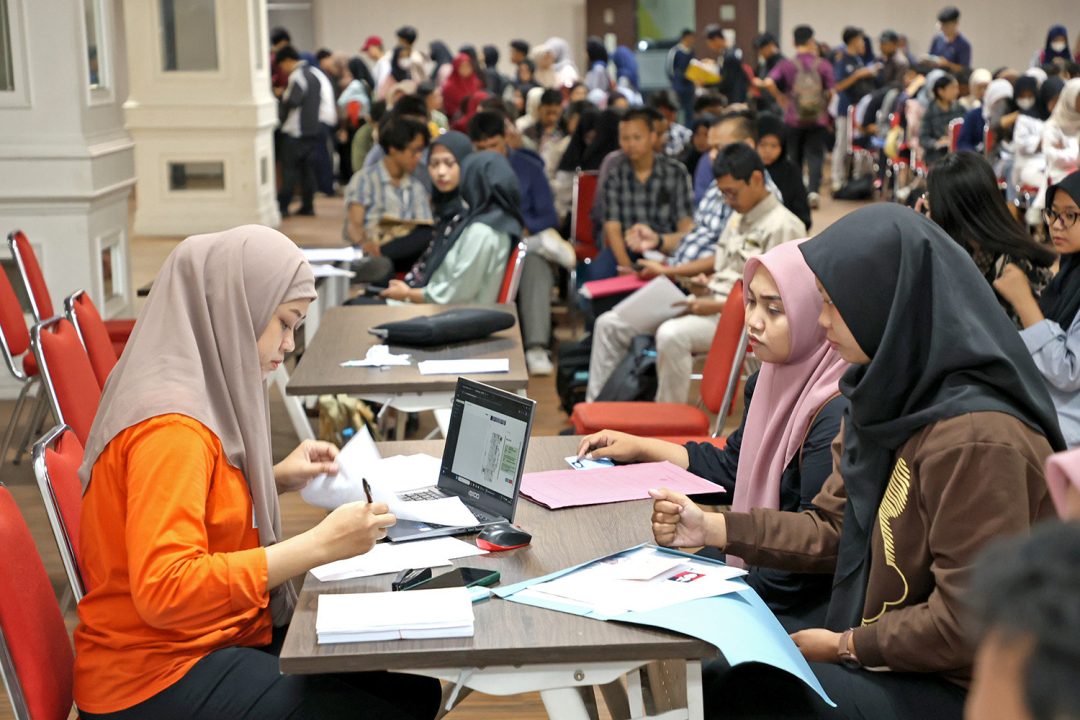 Lolos Beasiswa Pemuda Tangguh Surabaya, 2.766 Mahasiswa Daftar Ulang