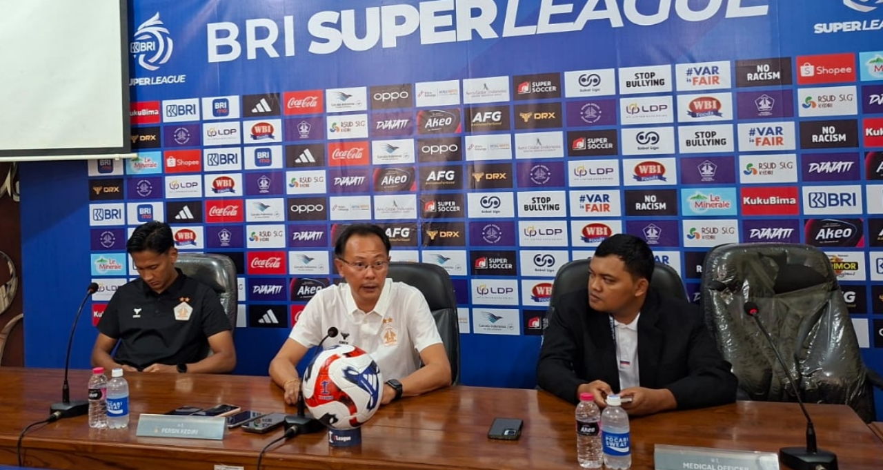 Ong Kim Swee Minta Persik Kediri Disiplin Hadapi Serangan Malut United