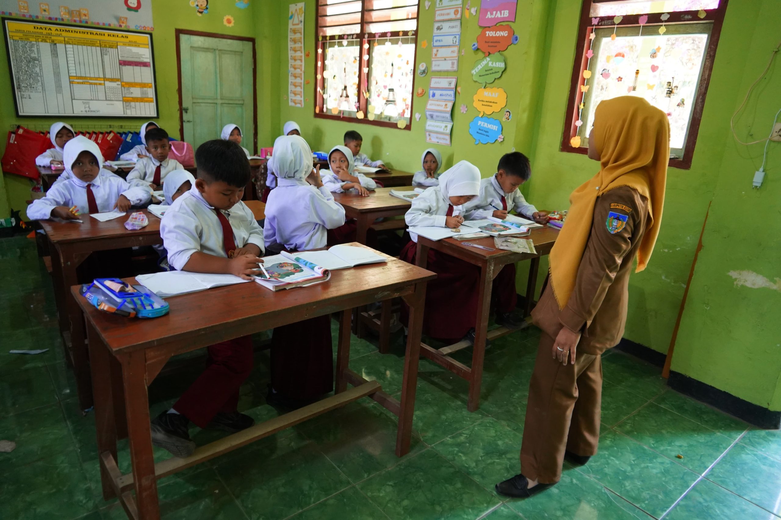Sehari Dijemput Mas Dhito, Restu Kembali Duduk di Bangku Sekolah