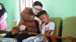 Mas Dhito Bikin Haru, Restu yang Tak Punya Akta Lahir Akhirnya Bisa Sekolah Lagi