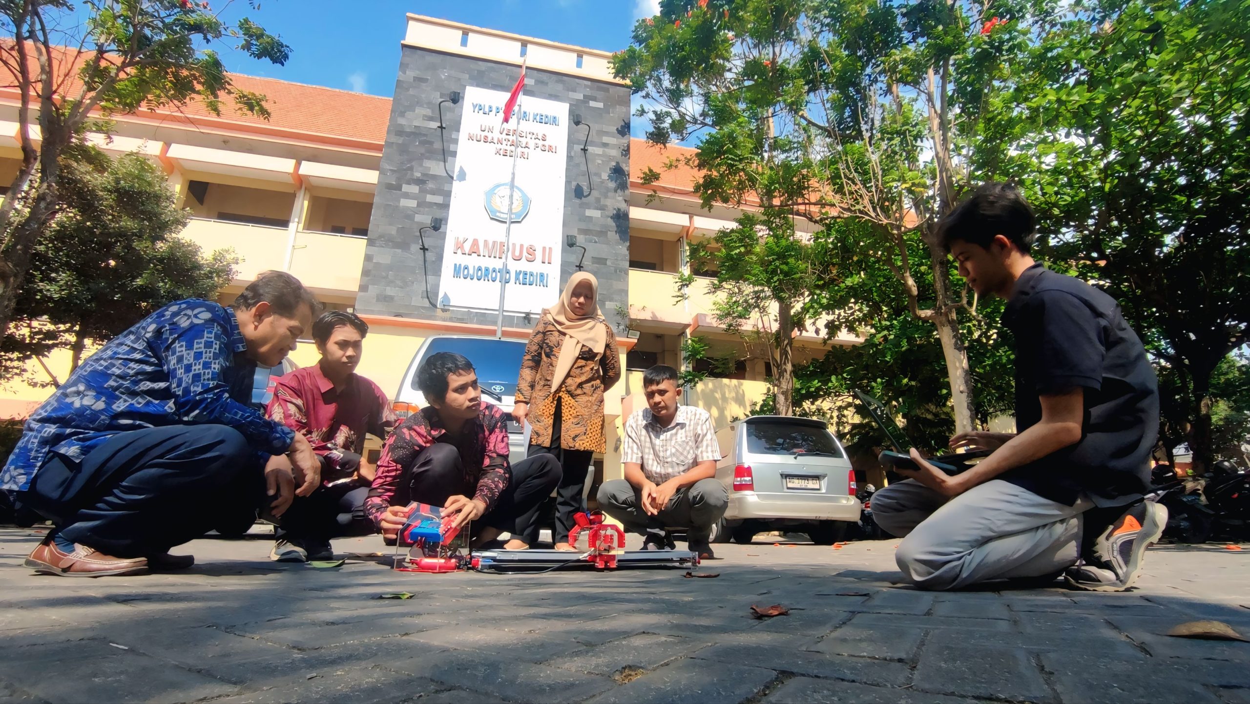 Smart Solar Mahasiswa UNP Kediri Menangi Kompetisi IoT Internasional