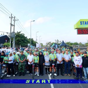 394 Pesepeda Susuri 86,9 Kilometer Keindahan Alam di Banyuwangi Bluefire Ijen KOM
