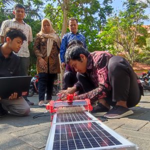 Smart Solar Mahasiswa UNP Kediri Menangi Kompetisi IoT Internasional