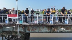 Wali Kota Kediri Tuangkan Eco Enzym di Sungai Brantas
