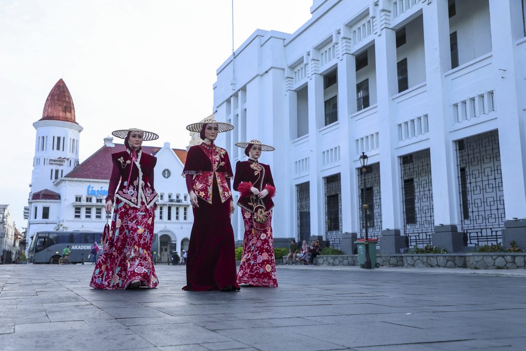 Kolaborasi Dekranasda-Gita Orlin Bawa Batik Surabaya ke Panggung Internasional