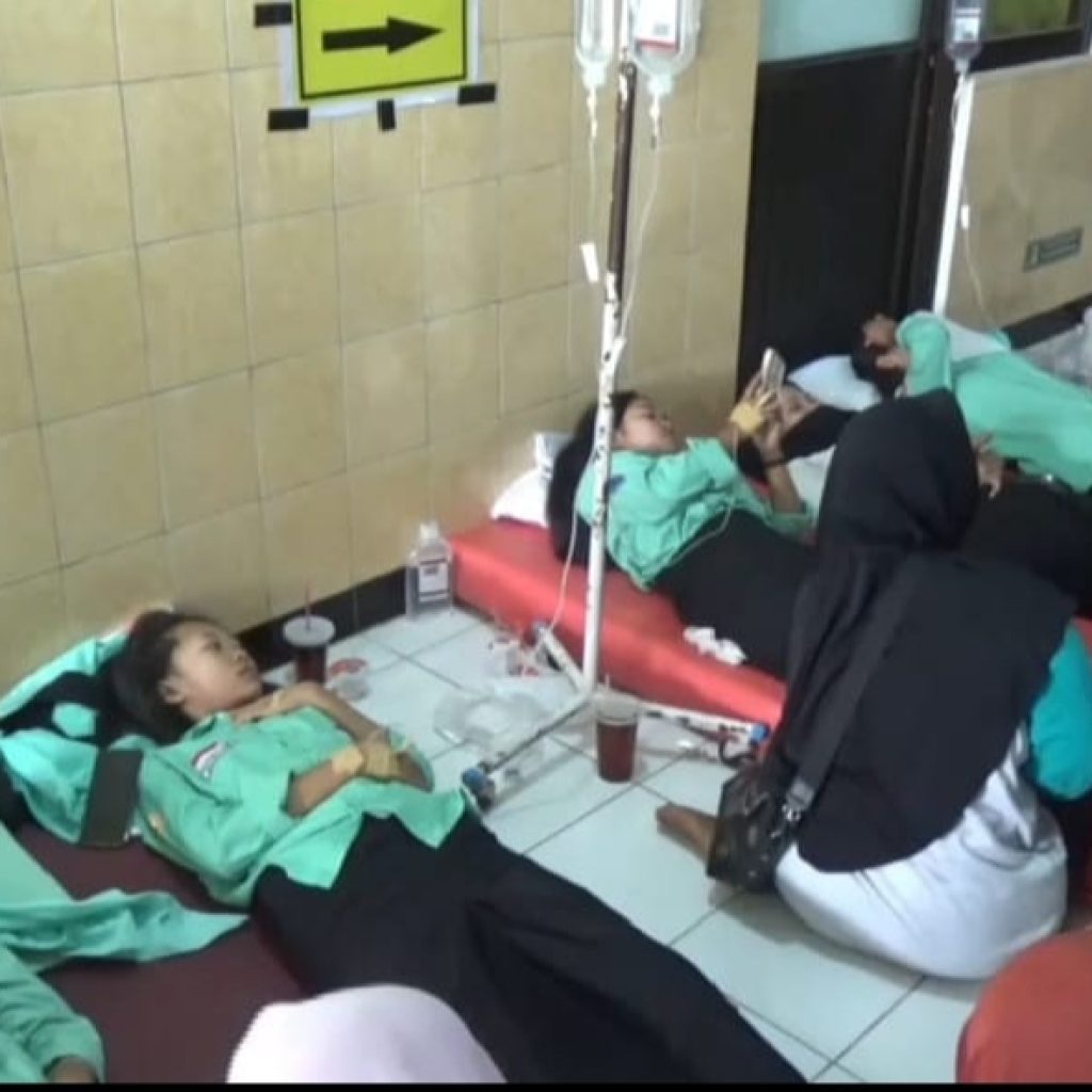 Menu MBG Kembali Telan Korban, Puluhan Siswa SMKN 1 Sine Ngawi Keracunan