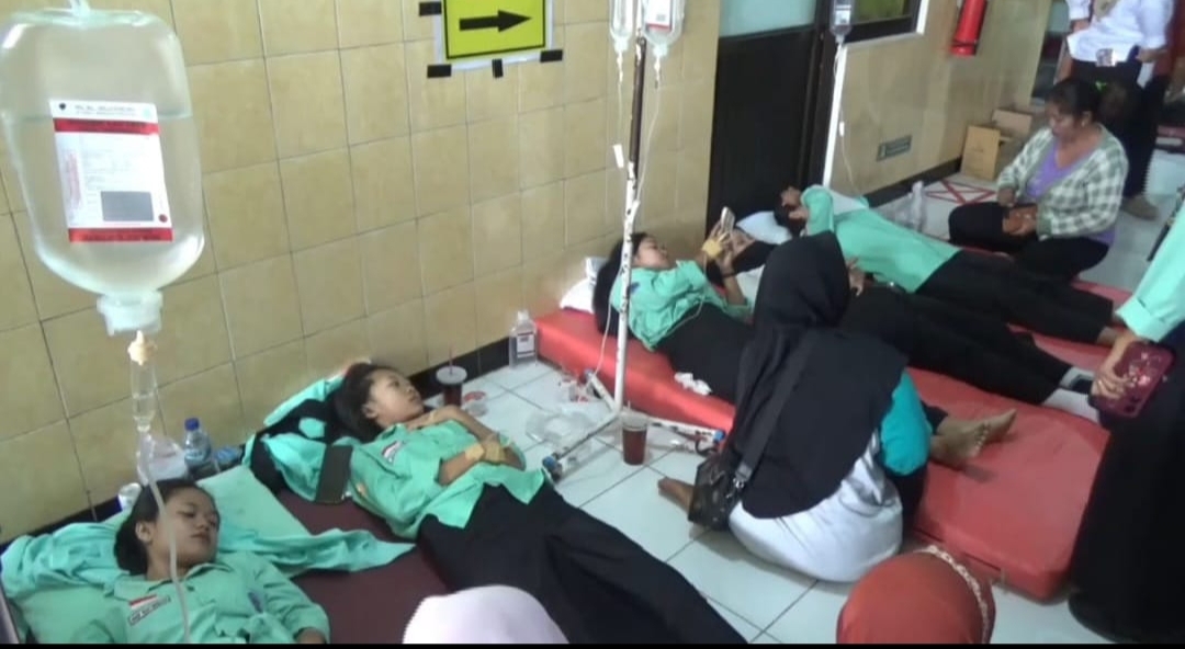 Menu MBG Kembali Telan Korban, Puluhan Siswa SMKN 1 Sine Ngawi Keracunan