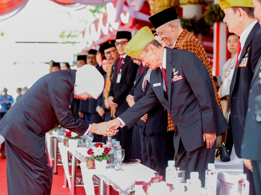 Gubernur Khofifah :Jadi Momentum Perekat Persatuan dan Kesatuan Bangsa