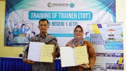 Kembangkan Tehnologi Infomasi Dan Komunikasi SMAN 1 Jetis Jalin Kerja Dengan ITS Surabaya