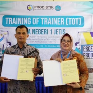 Kembangkan Tehnologi Infomasi Dan Komunikasi SMAN 1 Jetis Jalin Kerja Dengan ITS Surabaya