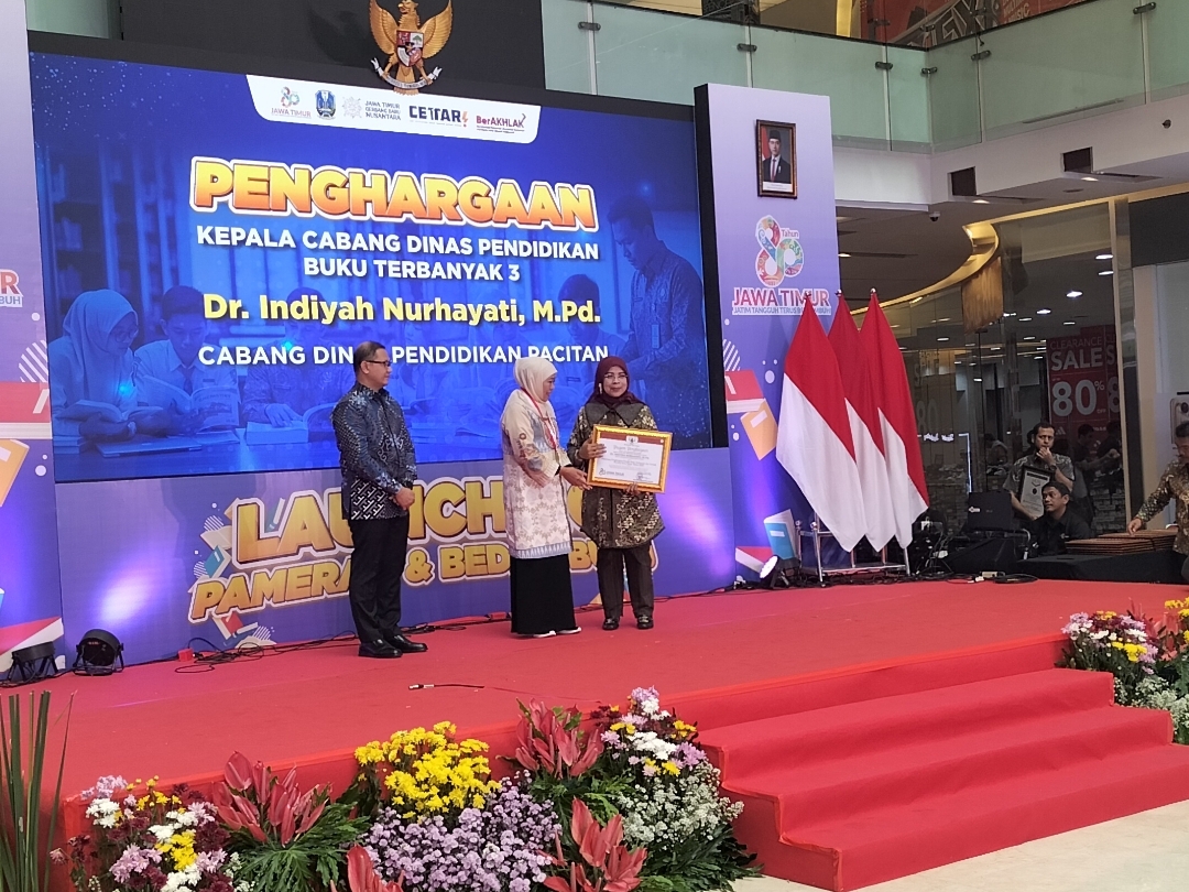 Sambut HUT Ke 80 Jatim, Peluncuran 1850 Buku Karya Diknas Masuk Rekor MURI