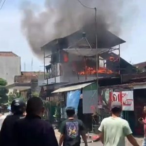Korek Gas Meletus, Rumah Warga Jl. Bali Magetan Ludes Terbakar