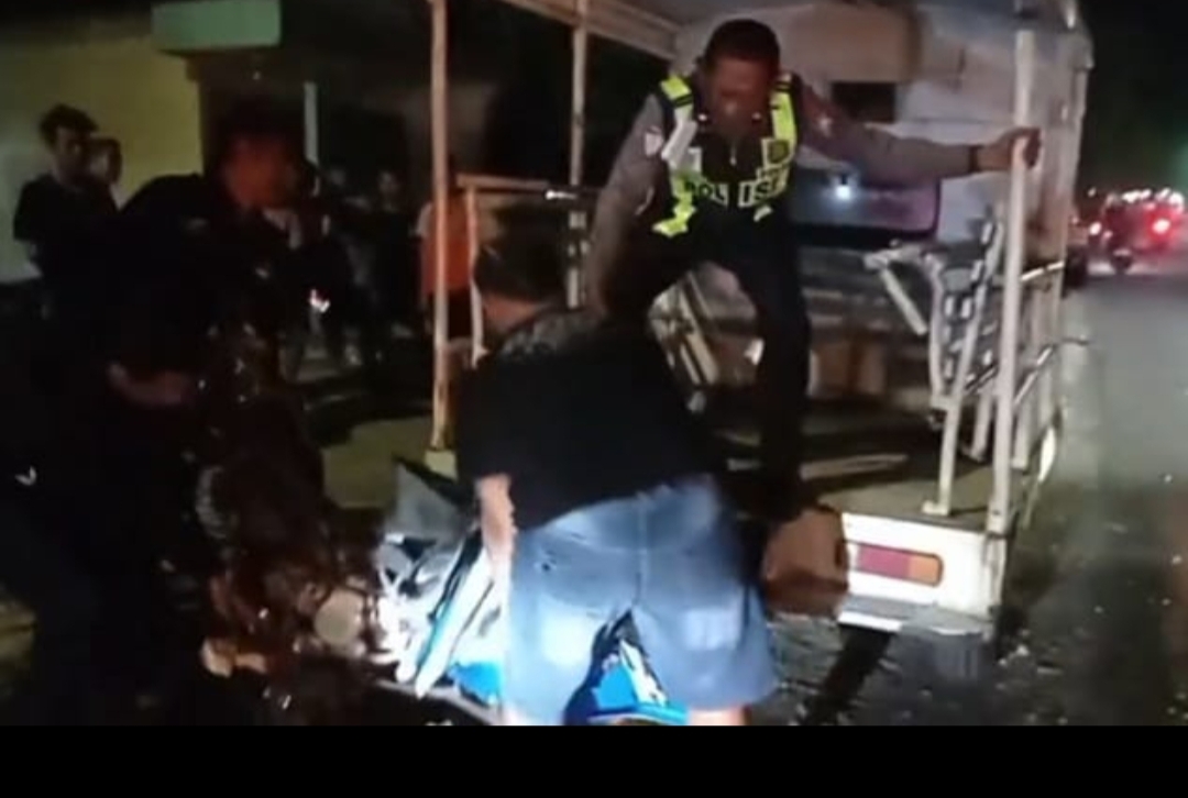 Dua Pemuda Sembrono Tewas, Naik Motor Malam Hari Tanpa Lampu Dilibas Minibus