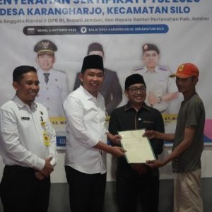 Bupati Jember Serahkan 1500 Sertifikat PTSL Gratis