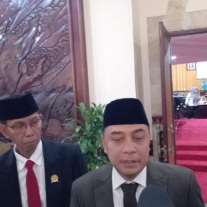 Wali Kota Eri Cahyadi Tegaskan Surabaya Tak Boleh Mundur Meski Dana Transfer Berkurang Wali Kota Eri Cahyadi Tegaskan Surabaya Tak Boleh Mundur Meski Dana Transfer Berkurang