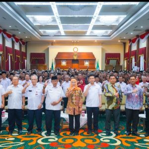 Gubernur Khofifah Serahkan Penghargaan Bagi 604 Pendonor Darah Sukarela 75 Kali, Dorong Siswa Aktif Donor Darah Lewat PMR Gubernur Khofifah Serahkan Penghargaan Bagi 604 Pendonor Darah Sukarela 75 Kali, Dorong Siswa Aktif Donor Darah Lewat PMR