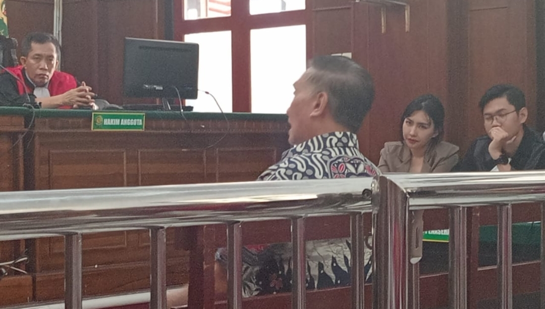 Sidang KDRT, Prilaku Vinna Bikin Frustasi Suaminya Dibongkar Mertua: Hanya Orang Gila yang Mau Cerai!