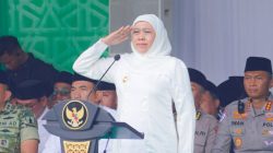 Gubernur Khofifah Pimpin Apel Hari Santri 2025 di Ponpes An-Nur Bululawang Malang