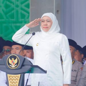 Gubernur Khofifah Pimpin Apel Hari Santri 2025 di Ponpes An-Nur Bululawang Malang