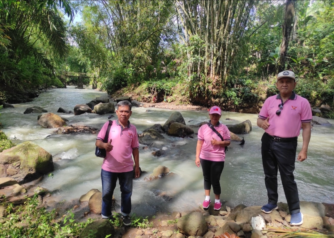 Jaga Kelestarian Alam GWI Jember Bersama DKPP Lepas Ribuan Ikan Di Sungai Tugusari